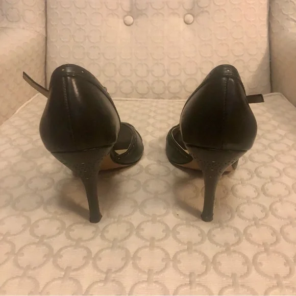 Vintage Tahari t-strap peep toe heels -size 9 - Picture 3 of 5